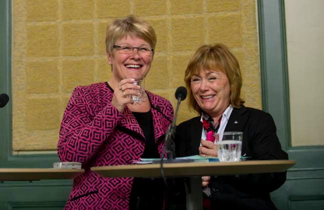 STOCKHOLM 20100325 Näringsminister Maud Olofsson och justitieminister Beatrice Ask haller pressträff om frivillig revision för företag. Regeringen har beslutat att ta bort revisionsplikten för cirka 250 000 smaföretag, berättar näringsministern pa en presskonferens. Regeln föreslas börja gälla fran 1 november 2010. STOCKHOLM SVERIGE x10080x *** STOCKHOLM 20100325 Minister of Enterprise and Innovation Maud Olofsson and Minister of Justice Beatrice Ask hold a press conference on voluntary auditing for companies The government has decided to remove the auditing obligation for about 250,000 small companies, the Minister of Enterprise and Innovation tells a press conference The rule is proposed to apply from November 1, 2010  Copyright: xFREDRIKxSANDBERGx xTTx Frivillig revision
