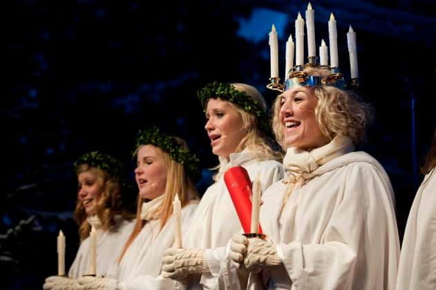 STOCKHOLM 2010-12-04 Anna Franzon kröntes pa lördagen som arets lucia pa Skansen i Stockholm. Italiens ambassadör Angelo Persani förrättade kröningen. STOCKHOLM SVERIGE x10070x *** STOCKHOLM 2010 12 04 Anna Franzon was crowned on Saturday as this years Lucia at Skansen in Stockholm Italian Ambassador Angelo Persani performed the coronation STOCKHOLM SWEDEN x10070x  Copyright: xJESSICAxGOWx xTTx LUCIAKRÖNING SKANSEN