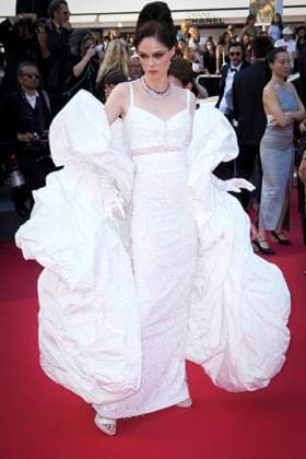 Club Zero Red Carpet - The 76th Annual Cannes Film Festival Coco Rocha attends the Club Zero red carpet during the 76th annual Cannes film festival at Palais des Festivals on May 22, 2023 in Cannes, France. Cannes France  Copyright: xDanielexCifalÃ x originalFilename: cifala-notitle230522_npVEs.jpg