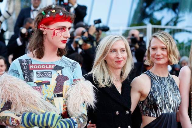 Luke Barker, Jessica Hausner and Mia Wasikowska at the premiere of the feature film Club Zero at the Festival de Cannes 2023 76 Cannes International Film Festival at the Palais des Festivals Cannes, 22 05 2023. Foto:xD.xBedrosianx xFuturexImage