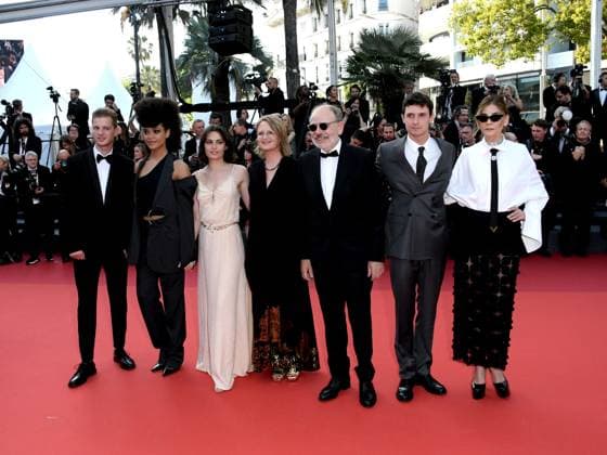 76th Cannes Film Festival 2023, evening 7 - Red Carpet film Club Zero . In the photo Clotilde Courau, Julien Frison, Jean-Pierre Darroussin, Anna Novion, Ella Rumpf, Sonia Bonny and Idir Azougli  Copyright: xAlbertoxTerenghix xipa-agency.nex xPoolxPhotoxEventsx01x IPA_IPA38135210