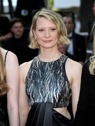 76th Cannes Film Festival 2023, evening 7 - Red Carpet film Club Zero . In the photo Mia Wasikowska  Copyright: xAlbertoxTerenghix xipa-agency.nex xPoolxPhotoxEventsx01x IPA_IPA38135317