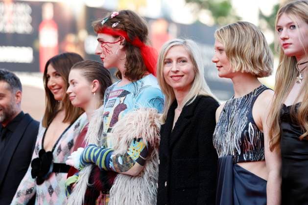 May 22, 2023: Elsa Zylberstein, Ksenia Devriendt, Luke Baker, Jessica Hausner, Mia Wasikoska and Florence Baker attend the Club Zero premiere during the 76th Cannes Film Festival at Palais des Festivals in Cannes, France, on 22 May 2023. Photo: - ZUMAm179 20230522_zep_m179_027 Copyright: xAlecxMichaelx