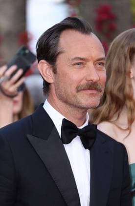 Jude Law attends the Firebrand (Le Jeu De La Reine) red carpet during the 76th annual Cannes film festival at Palais des Festivals on May 21, 2023 in Cannes, France.. DGP imageSPACE MediaPunch Copyright: ximageSPACEx