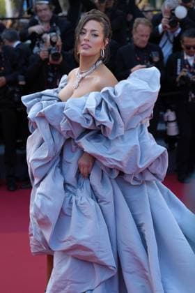 Ashley Graham CELEBRITES : 76 eme festival de Cannes - Red Carpet du film Â« Club Zero Â» - Cannes - 22 05 2023 NorbertScanella Panoramic 