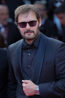 Hugo Becker CELEBRITES : 76 eme festival de Cannes - Red Carpet du film Â« Club Zero Â» - Cannes - 22 05 2023 NorbertScanella Panoramic 
