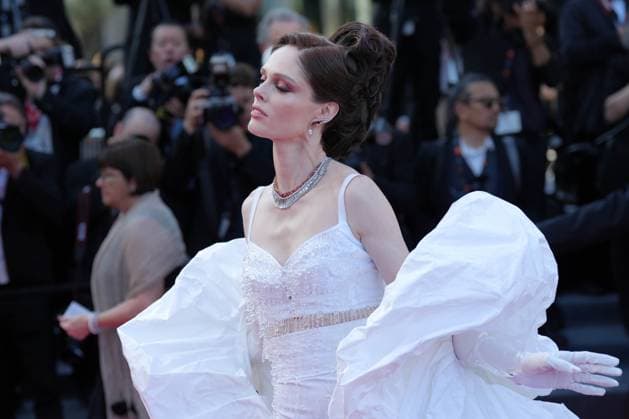 Coco Rocha CELEBRITES : 76 eme festival de Cannes - Red Carpet du film Â« Club Zero Â» - Cannes - 22 05 2023 NorbertScanella Panoramic 