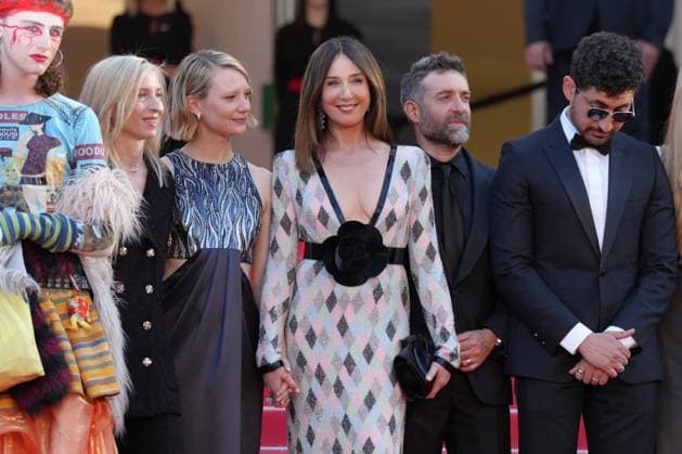 Elsa Zylberstein CELEBRITES : 76 eme festival de Cannes - Red Carpet du film Â« Club Zero Â» - Cannes - 22 05 2023 NorbertScanella Panoramic 