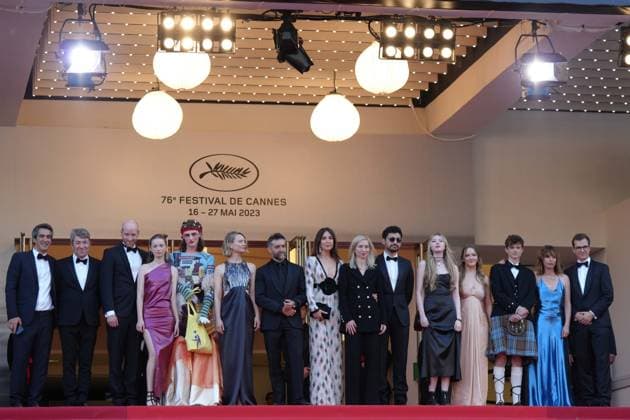 Lukas Turtur - Ksenia Devriendt - Luke Barker - Mia Wasikowska - Mathieu Demy - Elsa Zylberstein - Jessica Hausner - Amir El-Masry - Florence Baker - Gwen Currant - Samuel D Anderson - guest - Johannes Schubert CELEBRITES : 76 eme festival de Cannes - Red Carpet du film Â« Club Zero Â» - Cannes - 22 05 2023 NorbertScanella Panoramic 
