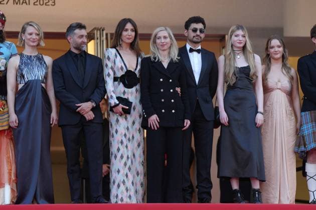 Mia Wasikowska - Mathieu Demy - Elsa Zylberstein - Jessica Hausner - Amir El-Masry - Florence Baker - Gwen Currant CELEBRITES : 76 eme festival de Cannes - Red Carpet du film Â« Club Zero Â» - Cannes - 22 05 2023 NorbertScanella Panoramic 