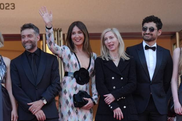 Mathieu Demy - Elsa Zylberstein - Jessica Hausner - Amir El-Masry CELEBRITES : 76 eme festival de Cannes - Red Carpet du film Â« Club Zero Â» - Cannes - 22 05 2023 NorbertScanella Panoramic 