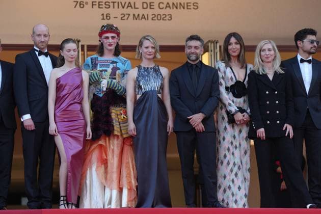 Lukas Turtur - Ksenia Devriendt - Luke Barker - Mia Wasikowska - Mathieu Demy - Elsa Zylberstein - Jessica Hausner - Amir El-Masry CELEBRITES : 76 eme festival de Cannes - Red Carpet du film Â« Club Zero Â» - Cannes - 22 05 2023 NorbertScanella Panoramic 