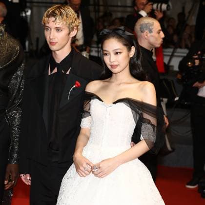 May 22, 2023, Cannes, Cote d Azur, France: TROYE SIVAN and singer JENNIE KIM attend the screening of The Idol during the 76th Annual Cannes Film Festival at Palais des Festivals on May 22, 2023 in Cannes, France Cannes France - ZUMAc179 20230522_zep_c179_360 Copyright: xMickaelxChavetx