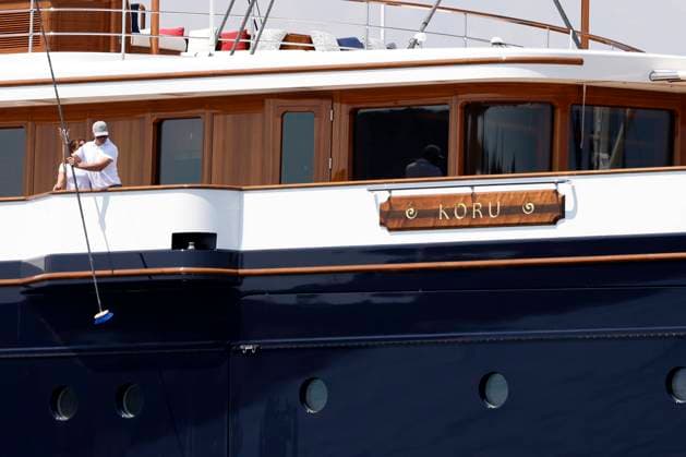 Jeff Bezos and his girlfriend Lauren Sanchez are currently vacationing on his yacht Koru with companion yacht Abeona in Cannes The yacht is 127 meters long and 70 meters high, has cost about 470 million euros and is considered the second largest yacht in the world Bezos and his girlfriend are said to have already attended parties at the 76 Cannes In Foto:xS.xGabschx xFuturexImage