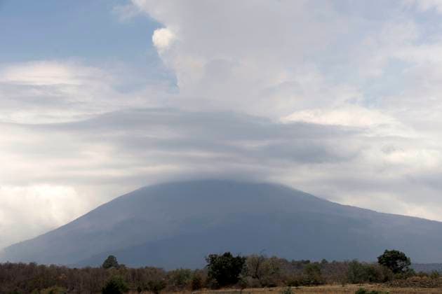 May 22, 2023, Santiago Xalitzintla, Puebla: View of the Popocato petl volcano that registers volcanic activity in the vicinity of the municipality of San Miguel de los Ranchos in the state of Puebla. on May 22, 2023 in Santiago Xalitzintla, Puebla Municipality of Santiago Xalitzi Mexico - ZUMAe321 20230523_zia_e321_012 Copyright: xLuisxBarronx