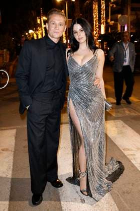 Matthias Schweighöfer and Ruby O Fee arriving to Magnum Party during Festival de Cannes 2023 76 Cannes International Film Festival at Magnum Beach Lounge Cannes, 22 05 2023. Foto:xS.xGabschx xFuturexImage