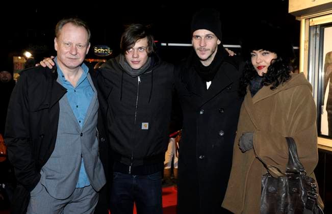STOCKHOLM 20091113 Stellan Skarsgard, Bill Skarsgard och Gustaf Skarsgard vid galapremiären av filmen Snabba Cash i Stockholm pa onsdagen. STOCKHOLM Sverige x10040x *** STOCKHOLM 20091113 Stellan Skarsgard, Bill Skarsgard and Gustaf Skarsgard at the gala premiere of the movie Snabba Cash in Stockholm on Wednesday STOCKHOLM Sweden x10040x  Copyright: xANDERSxWIKLUNDx xTTx SNABBA CASH PREMIÄR
