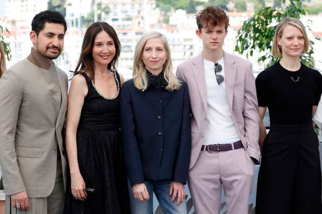 Amir El Masry, Elsa Zylberstein, Jessica Hausner, Samuel D Anderson and Mia Wasikowska at the photocall for the feature film Club Zero at the Festival de Cannes 2023 76 Cannes International Film Festival at the Palais des Festivals Cannes, 23 05 2023. Foto:xD.xBedrosianx xFuturexImage