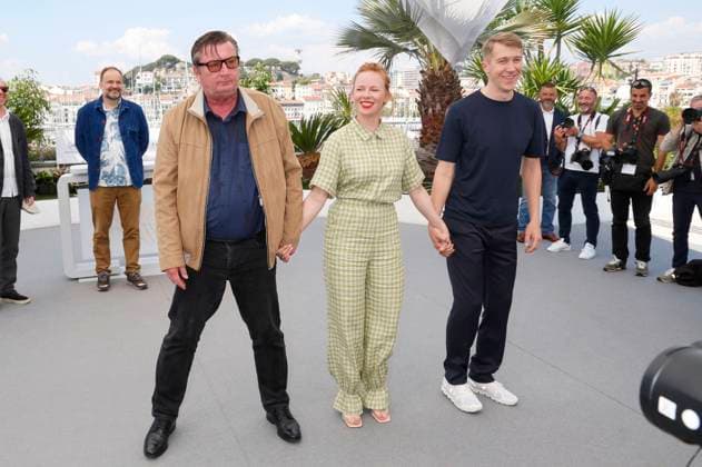 Aki Kaurismäki, Alma Pöysti and Jussi Vatanen at the photocall for the feature film Kuolleet lehdet Fallen Leaves at the Festival de Cannes 2023 76 Cannes International Film Festival at the Palais des Festivals Cannes, 23 05 2023 Foto:xD.xBedrosianx xFuturexImage