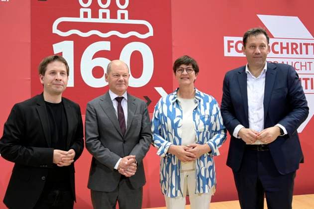 News Themen der Woche KW21 News Bilder des Tages Kevin Kühnert, Olaf Scholz, Saskia Esken und Lars Klingbeil bei der Jubiläumsveranstaltung der SPD Fortschritt braucht Gerechtigkeit - Seit 160 Jahren Ideen für morgen im Willy-Brandt-Haus. Berlin, 23.05.2023 *** Kevin Kühnert, Olaf Scholz, Saskia Esken and Lars Klingbeil at the SPD anniversary event Progress Needs Justice For 160 Years Ideas for Tomorrow at the Willy Brandt House Berlin, 23 05 2023 Foto:xF.xKernx xFuturexImage