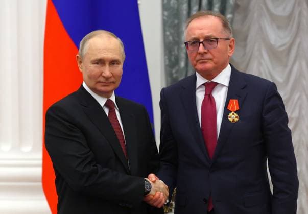Russia Putin State Awards Presentation 8440326 23.05.2023 Russian President Vladimir Putin awards head of Tulatochmash Vladimir Filippov with the Order of Alexander Nevsky during a ceremony to present state decorations for achievements in the field of culture, cosmonautics, education and other areas at the Kremlin s St. Catherine Hall in Moscow, Russia. Vyacheslav Prokofyev POOL Moscow Russia  Copyright: xVyacheslavxProkofyevx