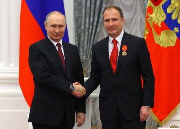 Russia Putin State Awards Presentation 8440313 23.05.2023 Russian President Vladimir Putin awards head of the Central Museum of the Great Patriotic War, Alexander Shkolnik with the Order of Alexander Nevsky during a ceremony to present state decorations for achievements in the field of culture, cosmonautics, education and other areas at the Kremlin s St. Catherine Hall in Moscow, Russia. Vyacheslav Prokofyev POOL Moscow Russia  Copyright: xVyacheslavxProkofyevx