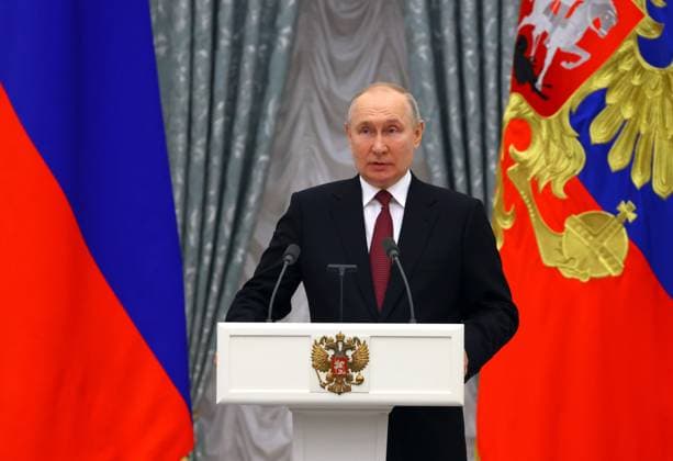 Russia Putin State Awards Presentation 8440380 23.05.2023 Russian President Vladimir Putin delivers a speech during a ceremony to present state decorations for achievements in the field of culture, cosmonautics, education and other areas at the Kremlin s St. Catherine Hall in Moscow, Russia. Vyacheslav Prokofyev POOL Moscow Russia  Copyright: xVyacheslavxProkofyevx