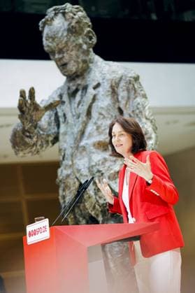 Katarina Barley, SPD, MdEP, spricht auf der Matinee 16 Frauen aus 16 Jahrzehnten öÄÃ¬ praegende Sozialdemokratinnen aus 160 Jahren. Berlin, 21.05.2023. Berlin Germany *** Katarina Barley, SPD, MEP, speaks at the matinee 16 women from 16 decades öÄÃ¬ praegende Sozialdemokratinnen aus 160 Jahren Berlin, 21 05 2023 Berlin Germany Copyright: xThomasxTrutschelx