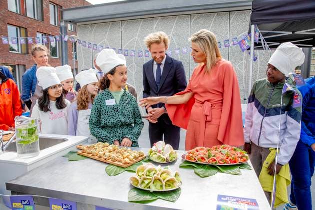 23-05-2023 The Hague Queen Maxima with Dennis Wiersma, minister voor Primair en Voortgezet Onderwijs, attend the launch of the cooperation between More Music in the Classroom and the Ministry of Education, Culture and Science in the context of cultural offerings at and after school to promote equality of opportunity in the Kindcentrum in The Hague. Â  Copyright: xPPEx