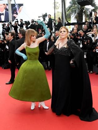 76th Cannes Film Festival 2023, evening 8 - Red Carpet film Asteroid City . In the photo Rita Wilson  Copyright: xAlbertoxterenghix xipa-agency.nex xPoolxPhotoxEventsx01x IPA_IPA38162295