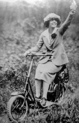 RECORD DATE NOT STATED Woman on scooter, 50s Woman on scooter, 50s Copyright: 972_ML_05_W628101