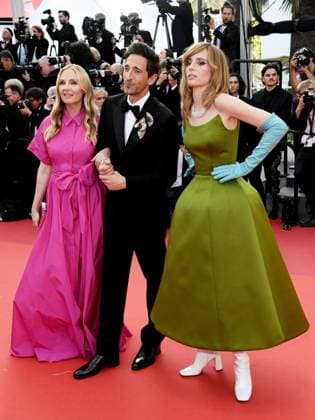 76th Cannes Film Festival 2023, evening 8 - Red Carpet film Asteroid City . In the photo Hope Davis, Adrien Brody and Maya Hawke  Copyright: xAlbertoxterenghix xipa-agency.nex xPoolxPhotoxEventsx01x IPA_IPA38162450