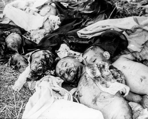 IMAGO History, Vietnamkrieg: 1955-1975 RECORD DATE NOT STATED Children killed by the national liberation front on the outskirts of saigon, May 1974 Children killed by the national liberation front on the outskirts of saigon, May 1974 Copyright: 972_ML_05_W628231
