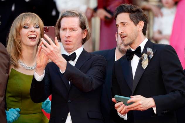 Maya Hawke, Wes Anderson and Adrien Brody at the premiere of the feature film Asteroid City at the Festival de Cannes 2023 76 Cannes International Film Festival at the Palais des Festivals Cannes, 23 05 2023. Foto:xD.xBedrosianx xFuturexImage