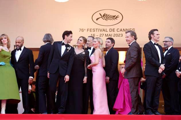 Maya Hawke, Jeffrey Wright, Wes Anderson, Adrien Brody, Rita Wilson,Tom Hanks, Scarlett Johansson, Damien Bonnard, Bryan Cranston, Matt Dillon and Steve Carell at the premiere of the feature film Asteroid City at the Festival de Cannes 2023 76 Cannes International Film Festival at the Palais des Festivals Cannes, 23 05 2023. Foto:xD.xBedrosianx xFuturexImage