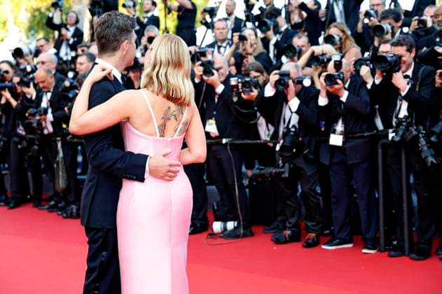 Colin Jost with wife Scarlett Johansson at the premiere of the feature film Asteroid City at the Festival de Cannes 2023 76 Cannes International Film Festival at the Palais des Festivals Cannes, 23 05 2023. Foto:xD.xBedrosianx xFuturexImage