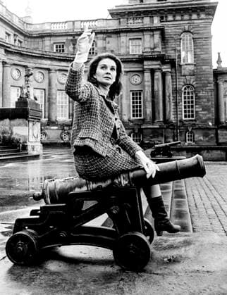 RECORD DATE NOT STATED Jean simmons, blenheim palace, 1966 Jean simmons, blenheim palace, 1966 Copyright: 972_ML_16_W690322