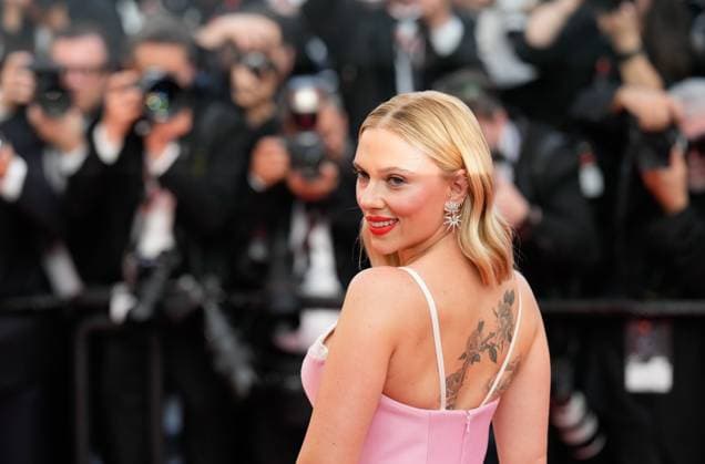 The Asteroid City Red Carpet Premiere at the 76th Edition of the Cannes Film Festival Actress Scarlett Johansson attends the movie screening and red carpet event for Asteroid City , directed by Wes Anderson, which is in competition, during the 76th edition of the Cannes Film Festival on May 23 2023, in Cannes, France Cannes Palace of Festivals and Congresses of Cannes Cannes France Copyright: xAlexandraxFechetex _ADR1997