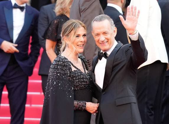 The Asteroid City Red Carpet Premiere at the 76th Edition of the Cannes Film Festival Actor Tom Hanks and wife Rita Wilson attend the movie screening and red carpet event for Asteroid City , directed by Wes Anderson, which is in competition, during the 76th edition of the Cannes Film Festival on May 23 2023, in Cannes, France Cannes Palace of Festivals and Congresses of Cannes Cannes France Copyright: xAlexandraxFechetex _ADR2669