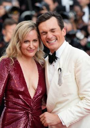 The Asteroid City Red Carpet Premiere at the 76th Edition of the Cannes Film Festival Actor Rupert Friend and wife Aimee Mullins attend the movie screening and red carpet event for Asteroid City , directed by Wes Anderson, which is in competition, during the 76th edition of the Cannes Film Festival on May 23 2023, in Cannes, France Cannes Palace of Festivals and Congresses of Cannes Cannes France Copyright: xAlexandraxFechetex _ADR1582