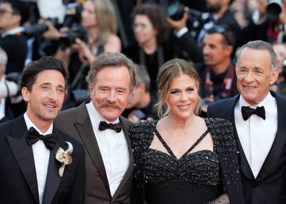 The Asteroid City Red Carpet Premiere at the 76th Edition of the Cannes Film Festival Actors Bryan Cranston, Adrien Brody, Tom Hanks, and Rita Wilson attend the movie screening and red carpet event for Asteroid City , directed by Wes Anderson, which is in competition, during the 76th edition of the Cannes Film Festival on May 23 2023, in Cannes, France Cannes Palace of Festivals and Congresses of Cannes Cannes France Copyright: xAlexandraxFechetex _ADR1906