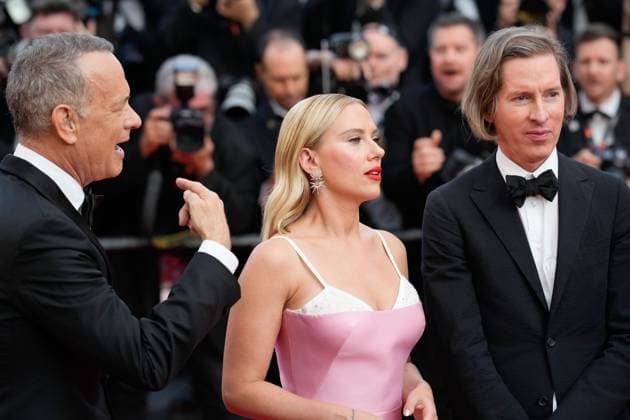 The Asteroid City Red Carpet Premiere at the 76th Edition of the Cannes Film Festival Director Wes Anderson and cast attend the movie screening and red carpet event for Asteroid City , directed by Wes Anderson, which is in competition, during the 76th edition of the Cannes Film Festival on May 23 2023, in Cannes, France Cannes Palace of Festivals and Congresses of Cannes Cannes France Copyright: xAlexandraxFechetex _ADR2359