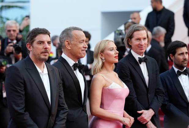 The Asteroid City Red Carpet Premiere at the 76th Edition of the Cannes Film Festival Director Wes Anderson and cast attend the movie screening and red carpet event for Asteroid City , directed by Wes Anderson, which is in competition, during the 76th edition of the Cannes Film Festival on May 23 2023, in Cannes, France Cannes Palace of Festivals and Congresses of Cannes Cannes France Copyright: xAlexandraxFechetex _ADR2524