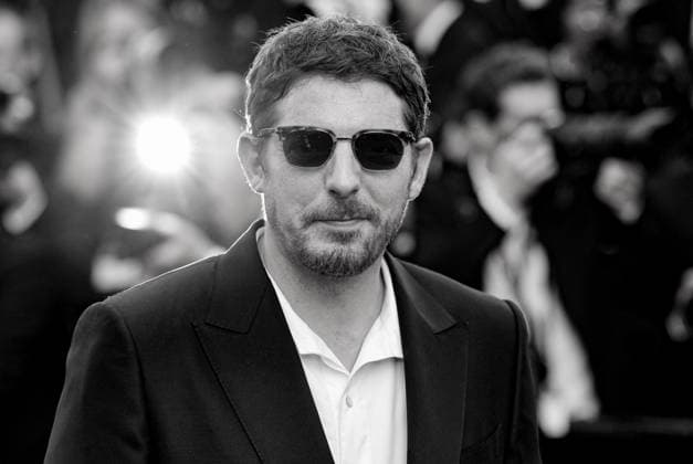 The Asteroid City Red Carpet Premiere at the 76th Edition of the Cannes Film Festival Actor Damien Bonnard attends the movie screening and red carpet event for Asteroid City , directed by Wes Anderson, which is in competition, during the 76th edition of the Cannes Film Festival on May 23 2023, in Cannes, France Cannes Palace of Festivals and Congresses of Cannes Cannes France Copyright: xAlexandraxFechetex _ADR2468