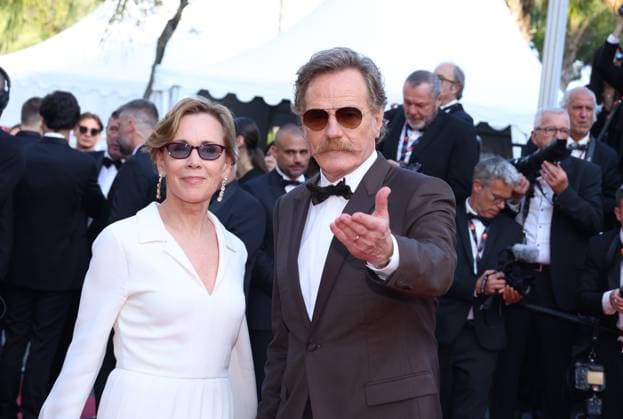 May 23, 2023, CANNES, FRANCE: Bryan Cranston, Robin Dearden attend the Asteroid City red carpet during the 76th annual Cannes film festival at Palais des Festivals on May 23, 2023 in Cannes, France. CANNES FRANCE - ZUMAs181 20230523_zea_s181_035 Copyright: xDGPx