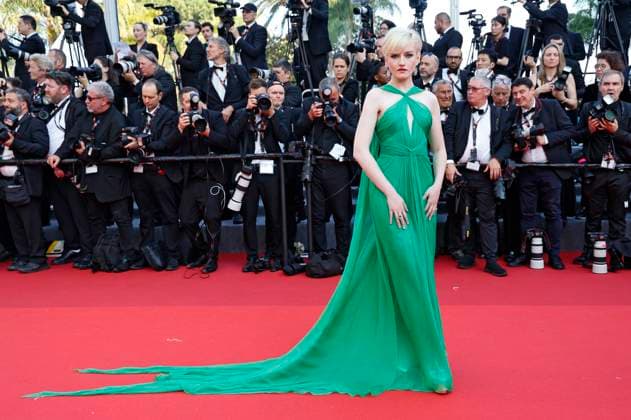Julia Garner at the premiere of the feature film Asteroid City at the Festival de Cannes 2023 76 Cannes International Film Festival at the Palais des Festivals Cannes, 23 05 2023. Foto:xD.xBedrosianx xFuturexImage