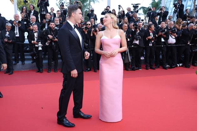 May 23, 2023, CANNES, FRANCE: Colin Jost, Scarlett Johansson attend the Asteroid City red carpet during the 76th annual Cannes film festival at Palais des Festivals on May 23, 2023 in Cannes, France. CANNES FRANCE - ZUMAs181 20230523_zea_s181_053 Copyright: xDGPx