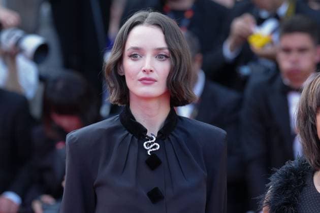 Charlotte Le Bon CELEBRITES : 76 eme festival de Cannes - Red Carpet du film Â« Asteroid City Â» - Cannes - 23 05 2023 NorbertScanella Panoramic 