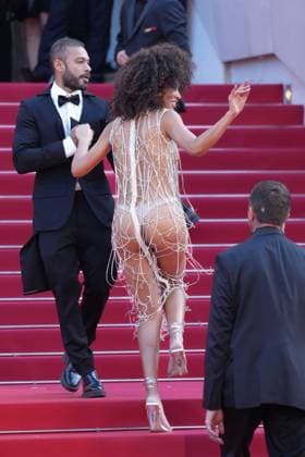Leila Depina CELEBRITES : 76 eme festival de Cannes - Red Carpet du film Â« Asteroid City Â» - Cannes - 23 05 2023 NorbertScanella Panoramic 
