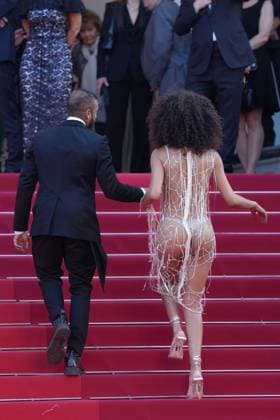 Leila Depina CELEBRITES : 76 eme festival de Cannes - Red Carpet du film Â« Asteroid City Â» - Cannes - 23 05 2023 NorbertScanella Panoramic 